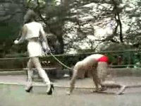 女王様と雄犬の散歩！